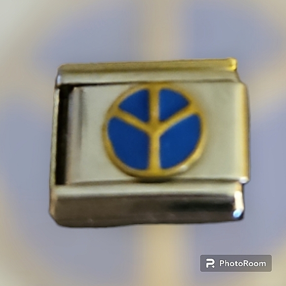 3/$30 Italian Charm Peace Sign Link - Picture 1 of 4